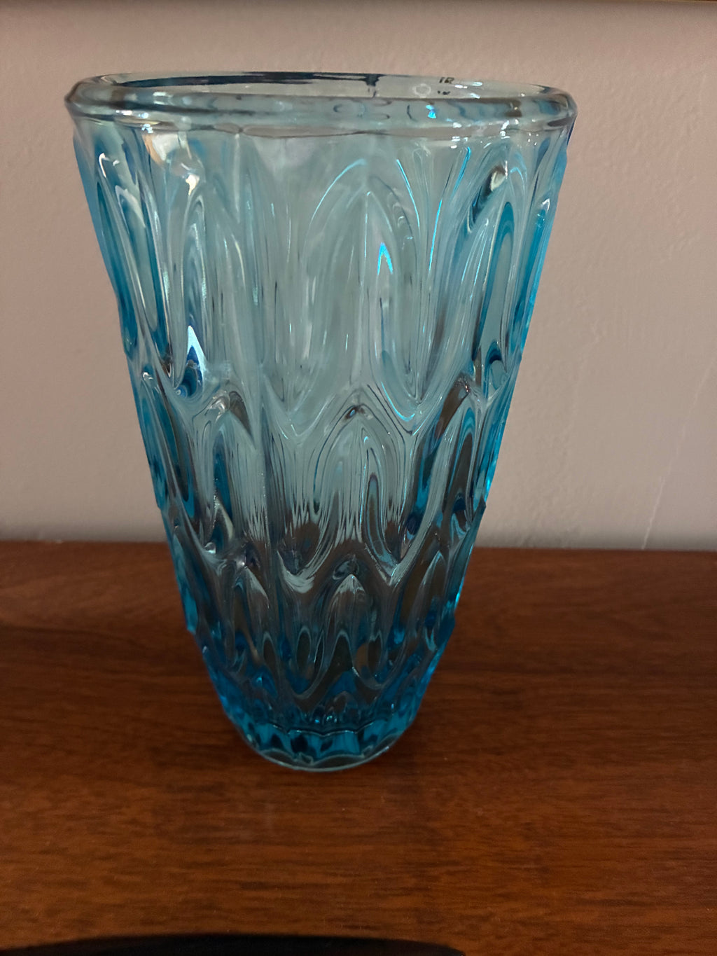 MCM CZECH GLASS 8”