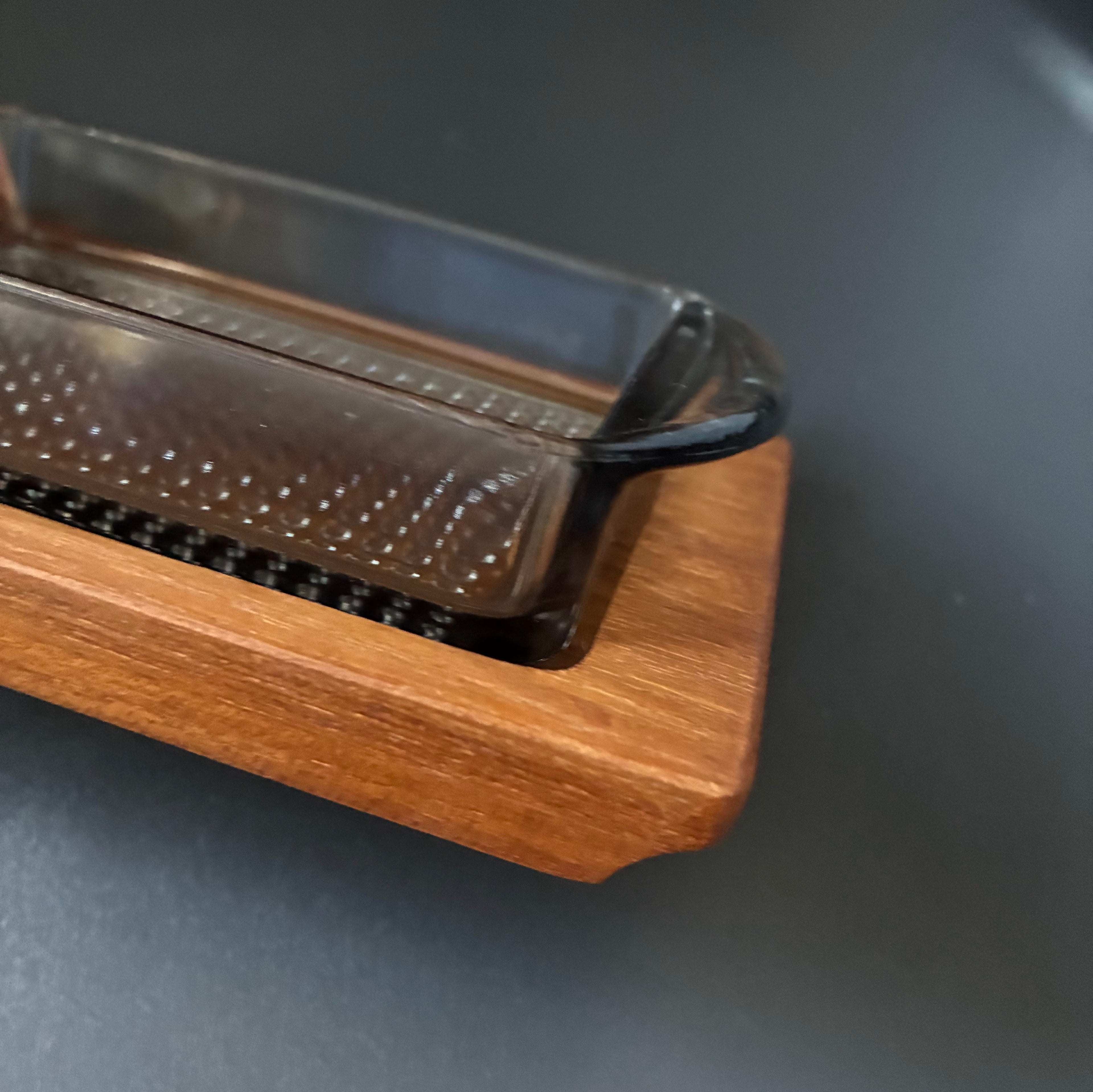 Luthje Teak tray with glass dish