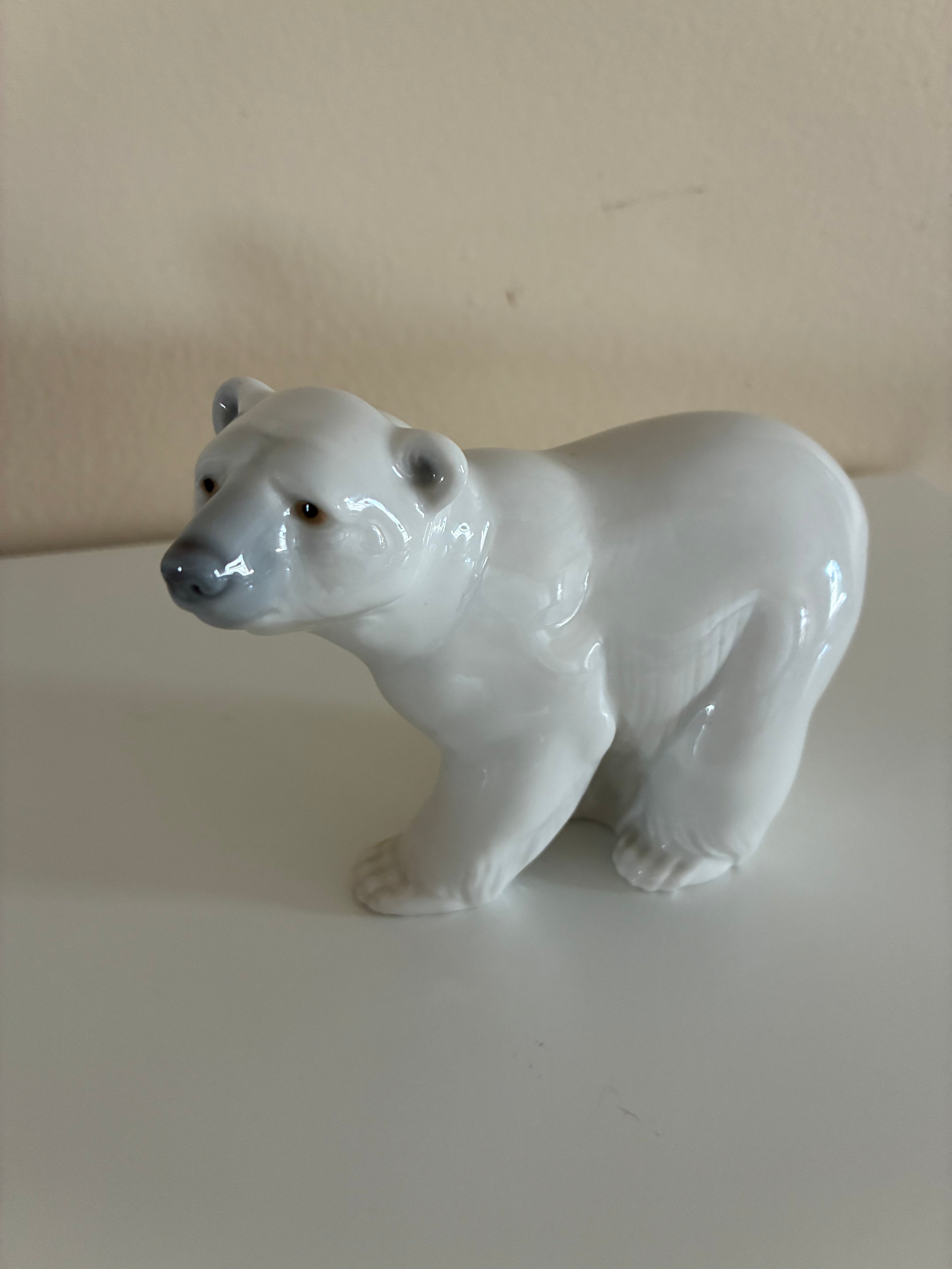 Lladro polar bear figurine